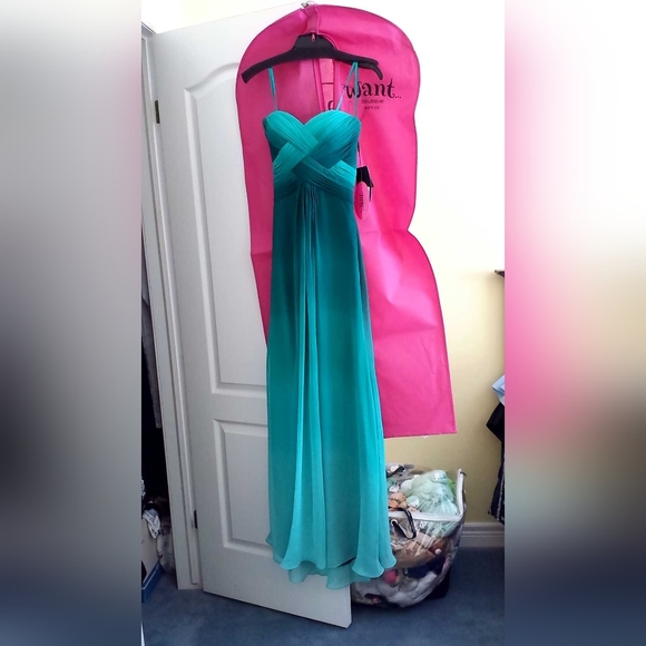 La Femme 18525 Green/Teal/Turquoise/Blue Prom Dress - Picture 3 of 5
